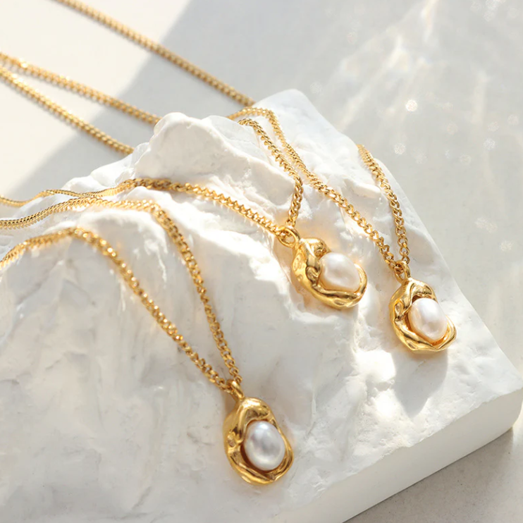 Paria Pearl Necklace