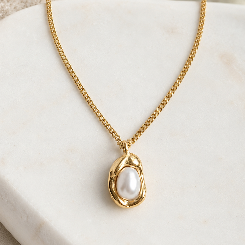 Paria Pearl Necklace