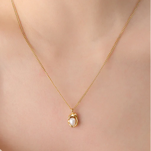 Paria Pearl Necklace